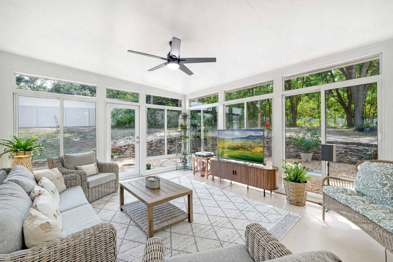 Sunroom design in Burbank, CA